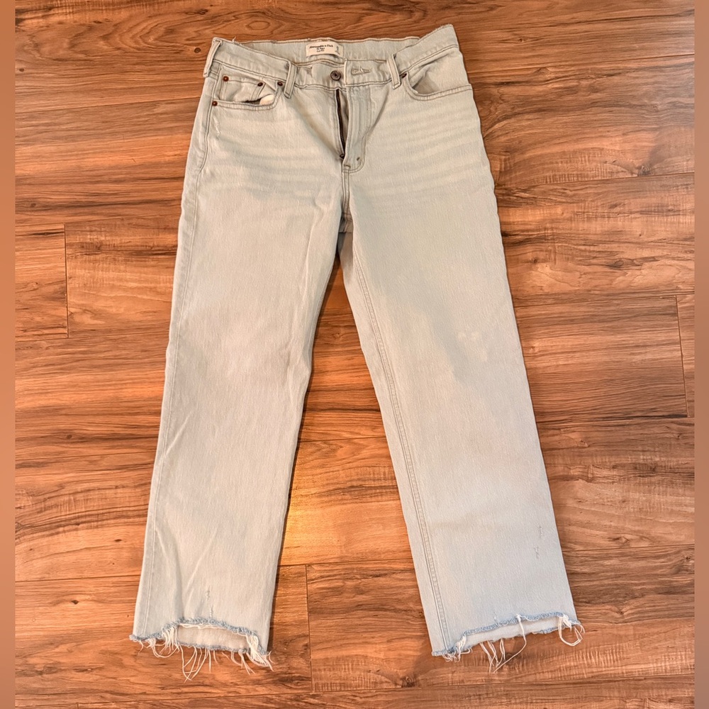 Low rise Light Wash Straight 90s 4/27s